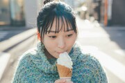 にゃんこスター・アンゴラ村長1st写真集「151センチ、48キロ」より、今回公開された収録カット。(c)東 京祐/講談社