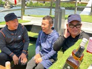 左から矢野勝也、ナインティナイン岡村、兵動大樹。(c)テレビ大阪