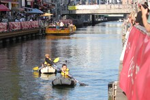 「岡村隆史の川くだり なにわの川を食い倒れ！」より。(c)テレビ大阪