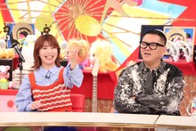 「ミュージックジェネレーション」に出演する（左から）Aマッソ加納、シソンヌ長谷川。(c)フジテレビ