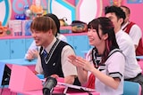「呼び出し先生タナカ」に出演する(左から)サツマカワRPG、でか美ちゃん。(c)フジテレビ