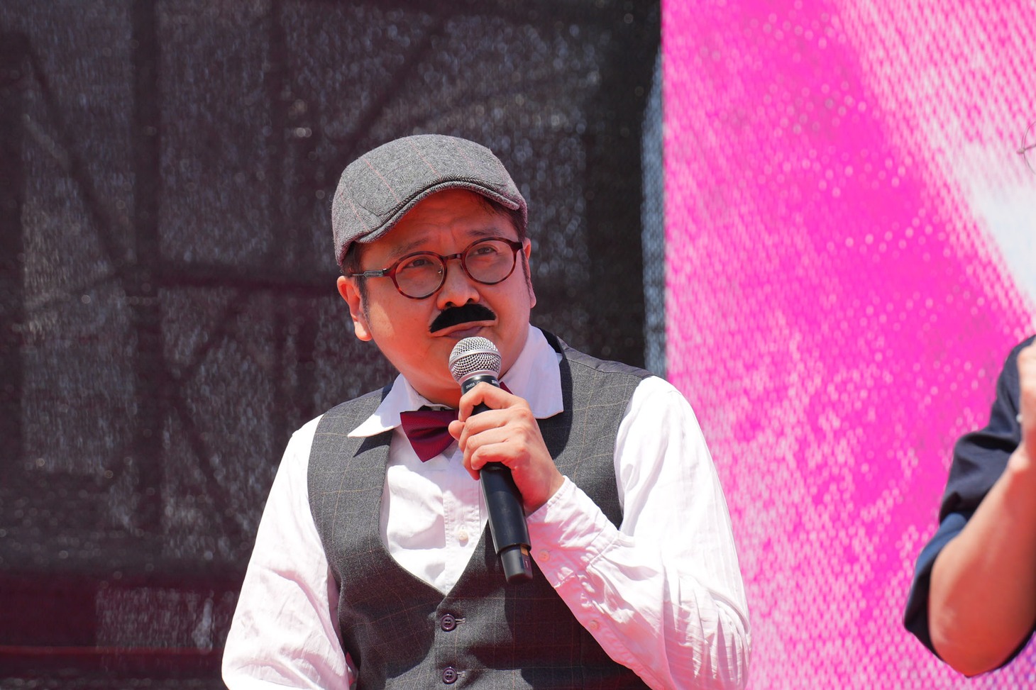 「裏表紙」の脚本・監督を務めたダブルブッキング川元。