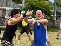 武田真治とダイアン津田。(c)ABCテレビ