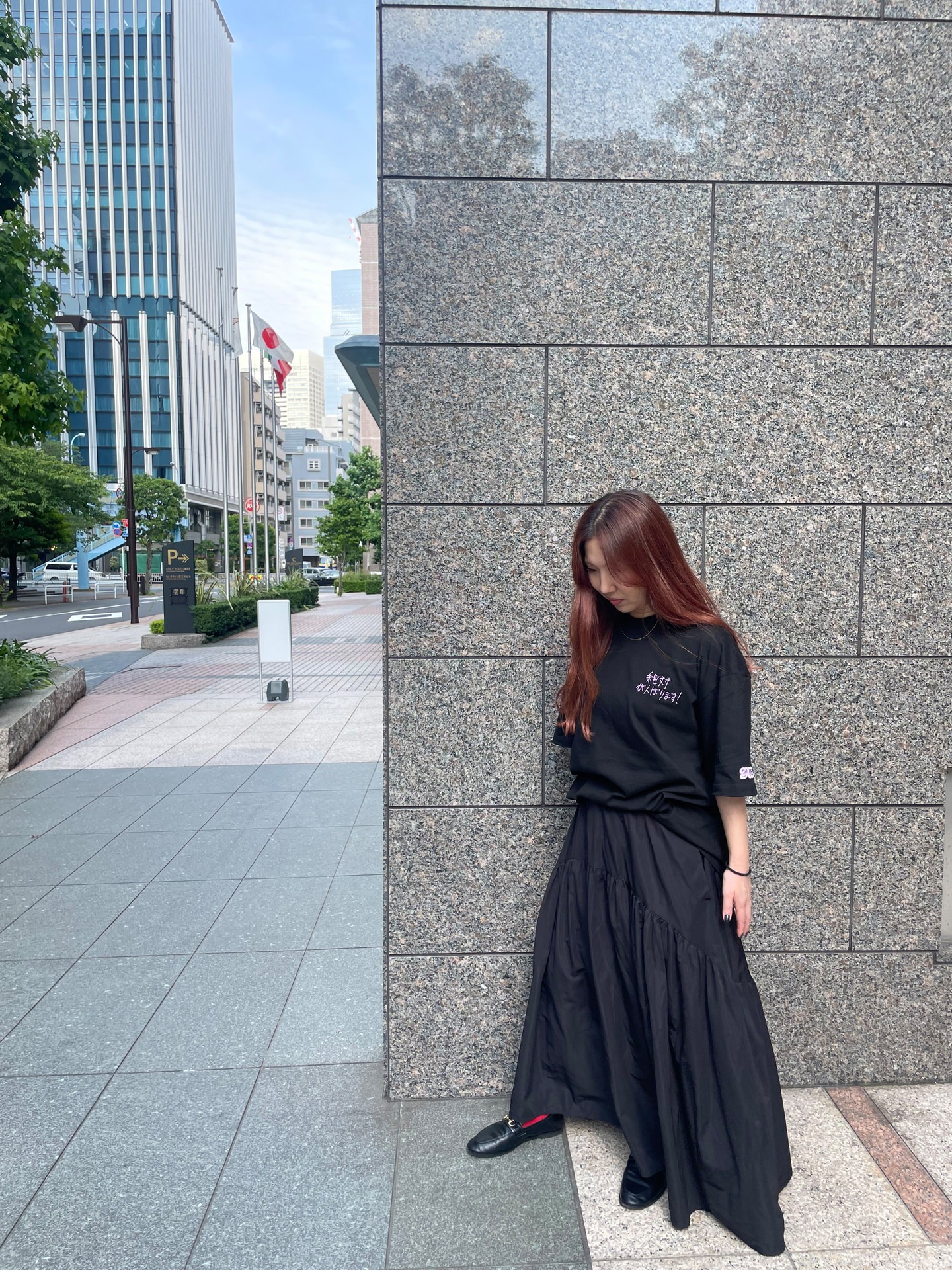 「絶対がんばります！Tシャツ（ブラック）」の着用イメージ。