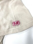 「絶対がんばります!Tシャツ(ライトベージュ)」の袖。