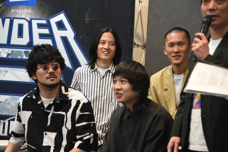 左からキャプテンバイソン、家族チャーハン。