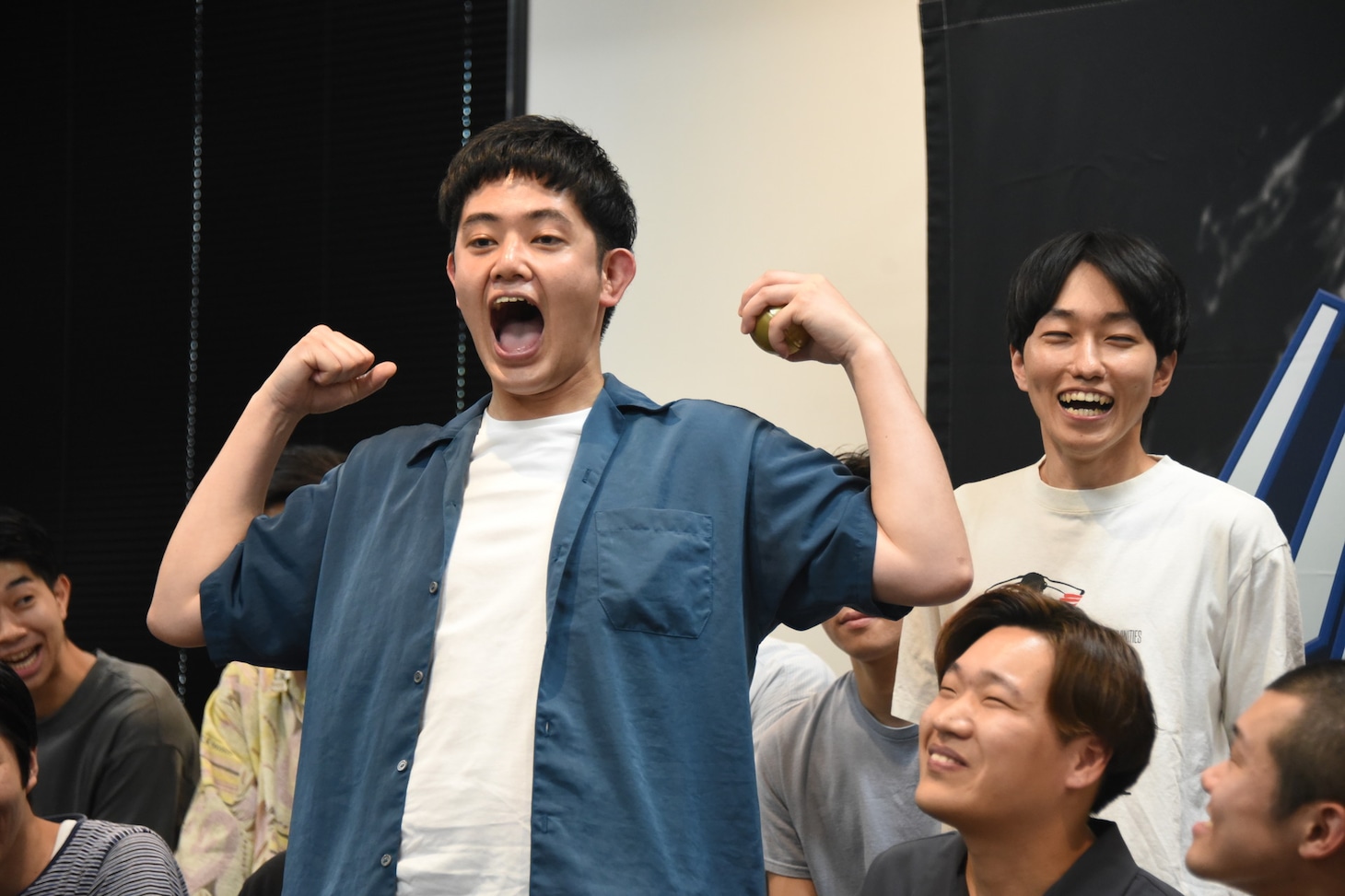 「タフガイ！」とアピールするツンツクツン万博・タフガイ。
