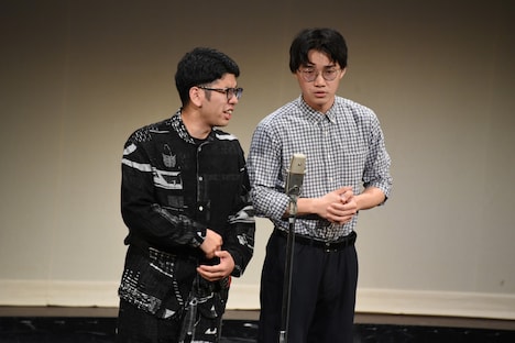 1本目のネタを披露する鯖のTシャツ。