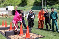 「華大さんと千鳥くん 夏の金沢ロケ2時間SP」のワンシーン。(c)関西テレビ