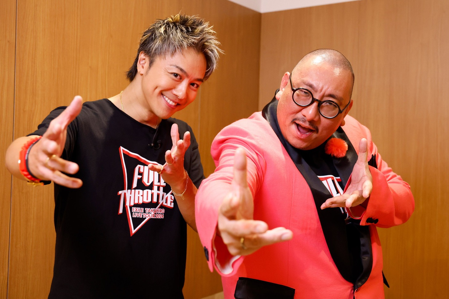 左からEXILE TAKAHIRO、街裏ぴんく。(c)関西テレビ