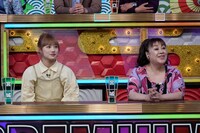 左から佐々木莉佳子、森公美子。(c)読売テレビ