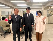 ラランドと出口保行氏（左）。(c)UHB