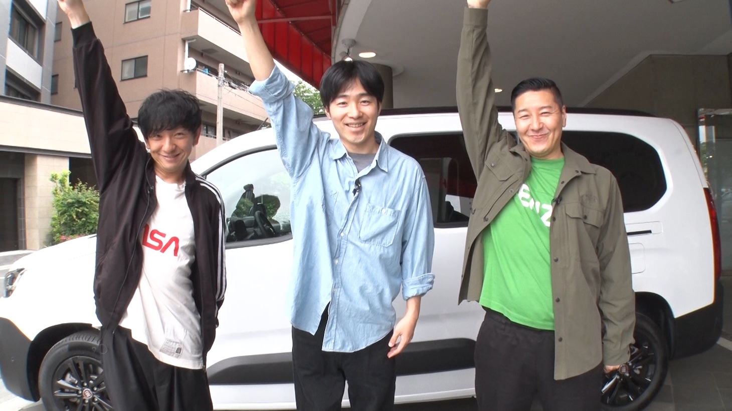 左からパンサー向井、ジャルジャル後藤、チョコレートプラネット長田。