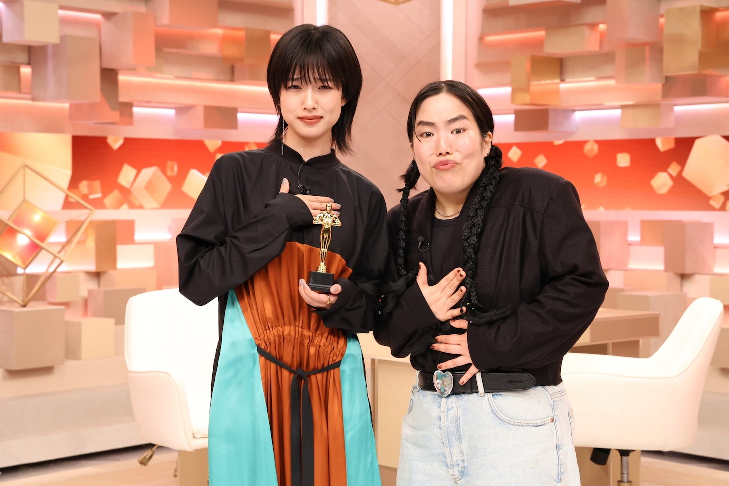 左から、河合優実、ゆりやんレトリィバァ。(c)フジテレビ