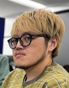 構成作家の飯塚大悟。