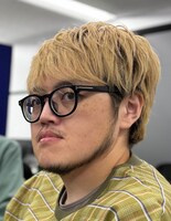 構成作家の飯塚大悟。