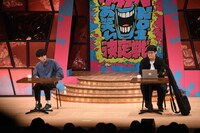 2本目のネタを披露するファイヤーサンダー。