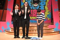 1本目のネタを披露するゼンモンキー。