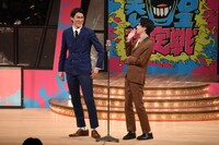 1本目のネタを披露するジグロポッカ。