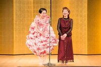 2014年2月「八天改メ 七代目月亭文都 襲名披露公演 大千穐楽」より、今いくよ・くるよ。（写真提供：吉本興業）
