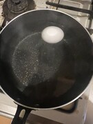 温泉卵はあらかじめ作っておく。