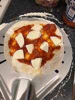 モッツァレラチーズを乗せる。