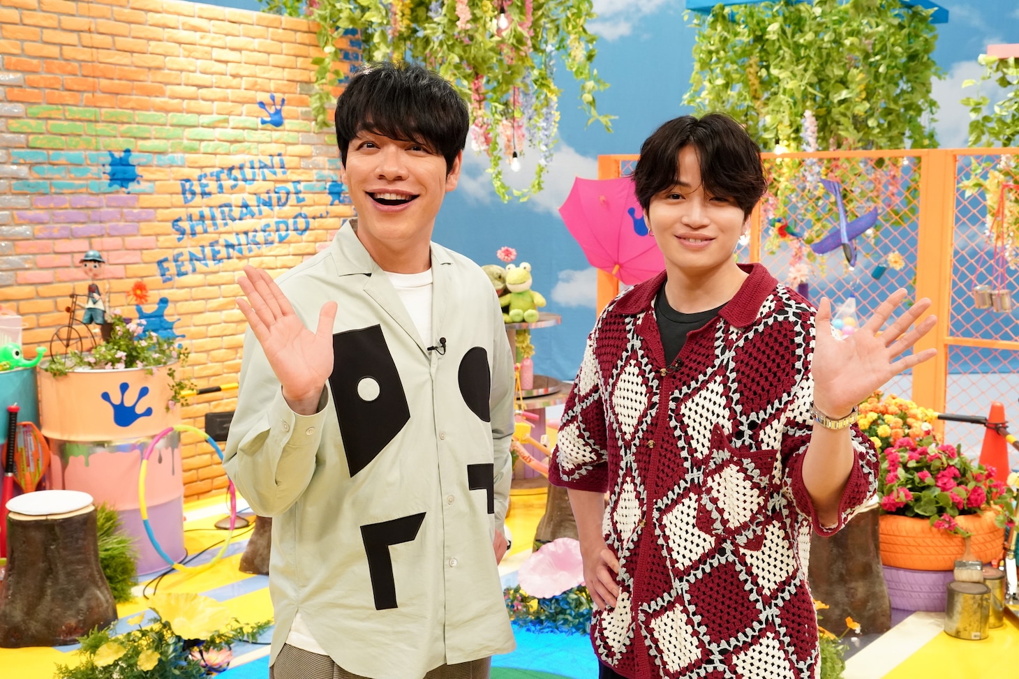 左から麒麟・川島、菊池風磨。