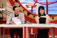 左から東野幸治、中島めぐみアナウンサー。(c)関西テレビ