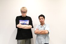 飯塚大悟（左）とウエストランド井口（右）。