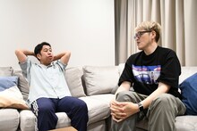 ウエストランド井口（左）と飯塚大悟（右）。