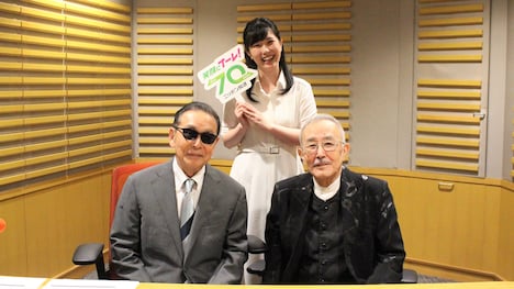 タモリ(前左)、山下洋輔(前右)、東島衣里(ニッポン放送アナウンサー)。