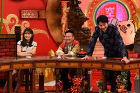 左から渋谷凪咲、かまいたち。(c)関西テレビ