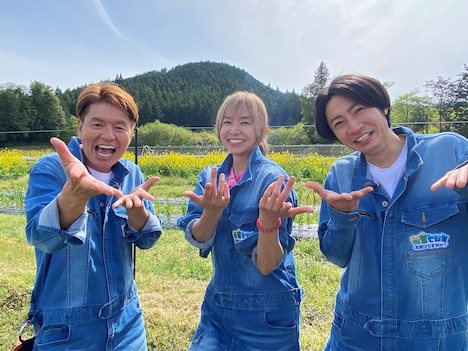左から、ヒロミ、山口智子、相葉雅紀。(c)テレビ朝日