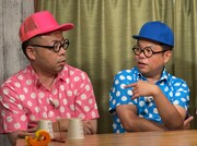 「ゲストダイアン」に出演する（左から）スケスケさん（ダイアン・ユースケ）とアツアツさん（ダイアン津田）。(c)ABCテレビ