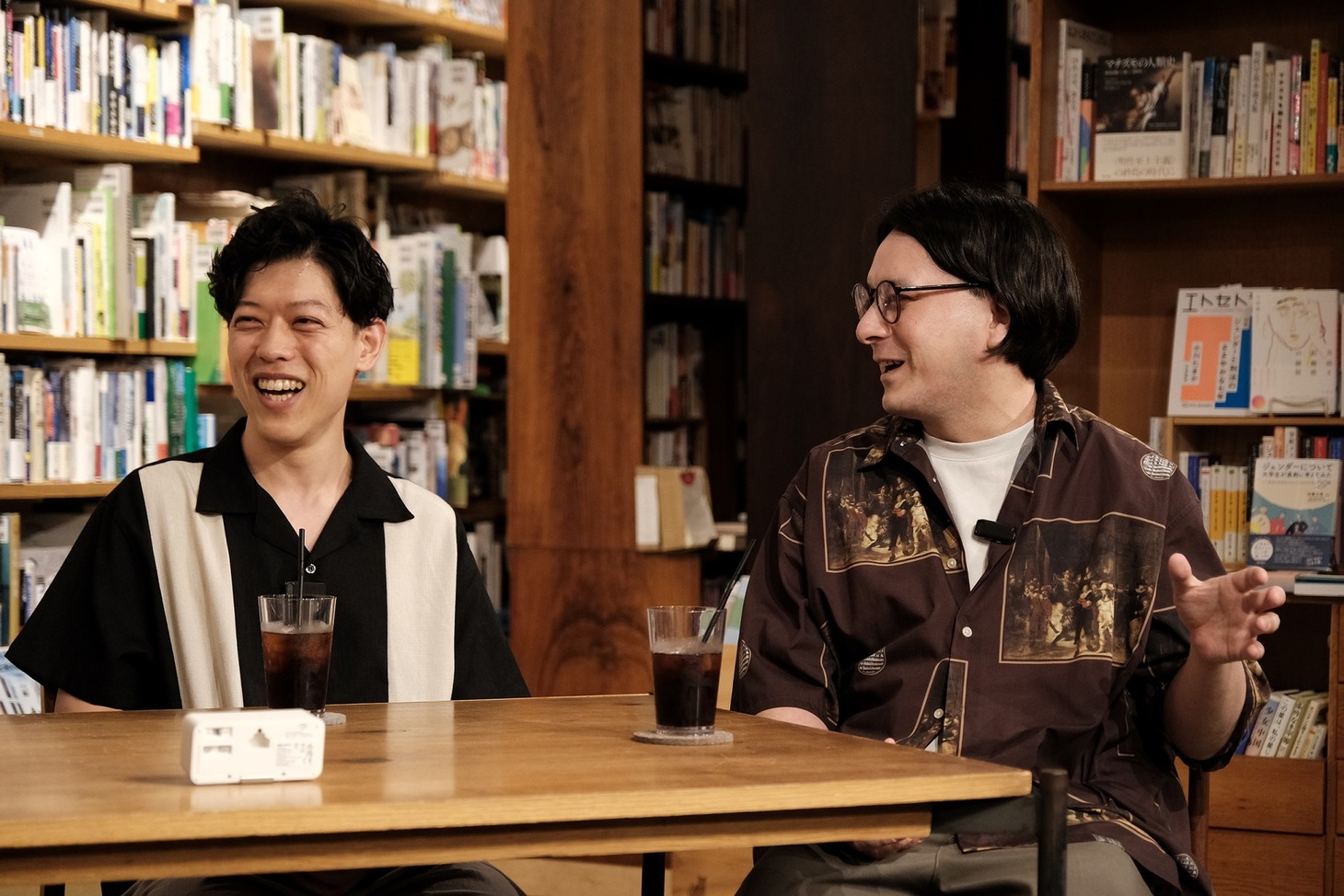 左から滝音さすけ、あわよくばファビアン。