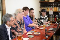 放送当時の「野爆テレビ」を振り返る野性爆弾ら。