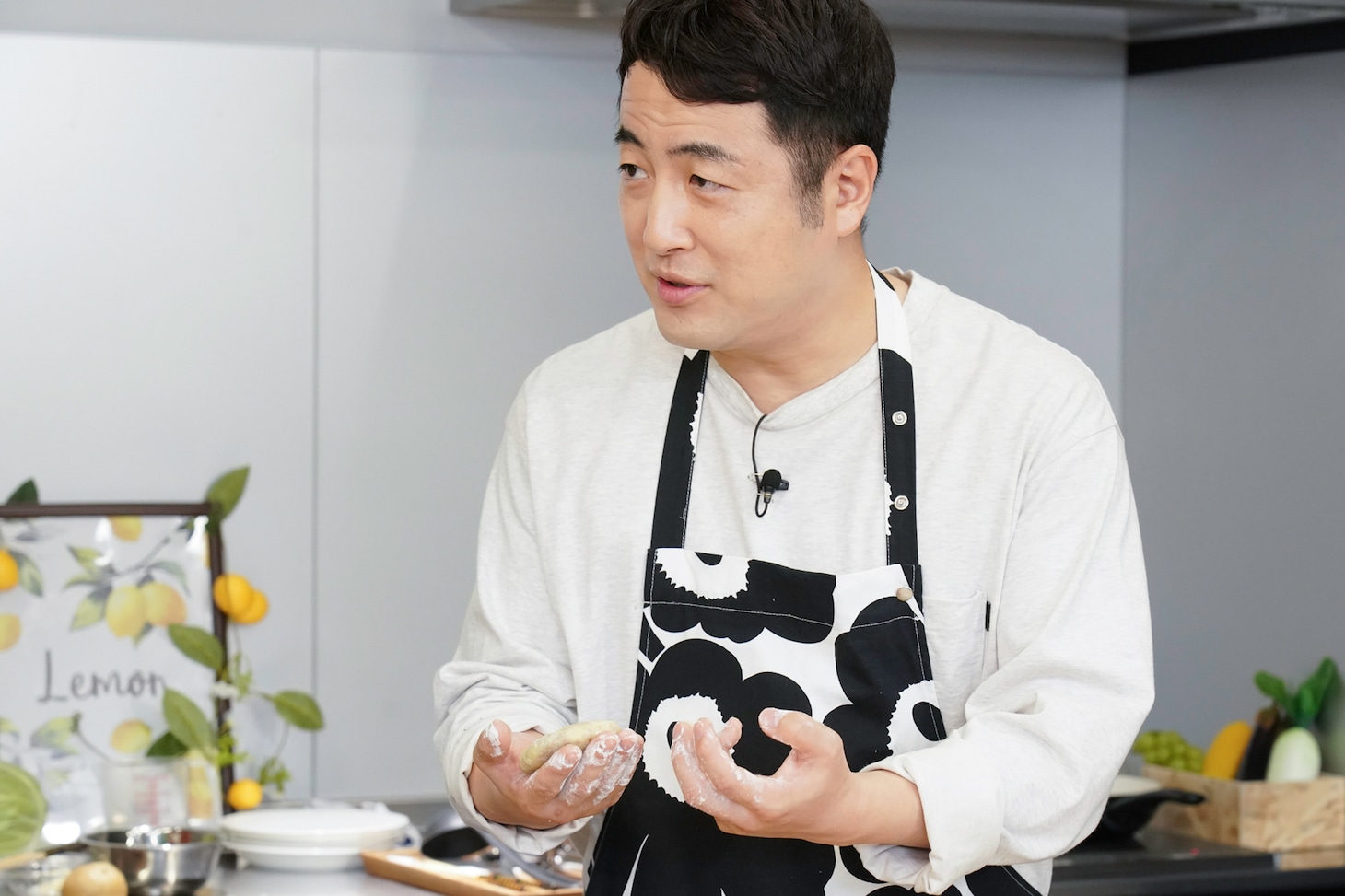 「水田信二の注文の多い料理教室」初回の様子。