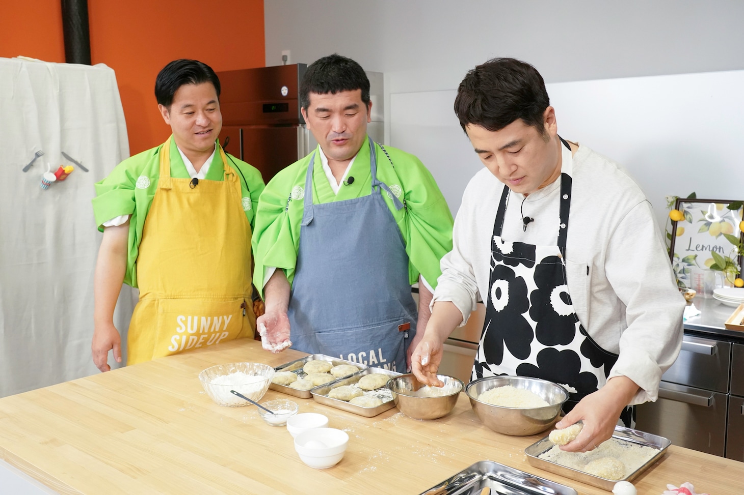 「水田信二の注文の多い料理教室」初回の様子。