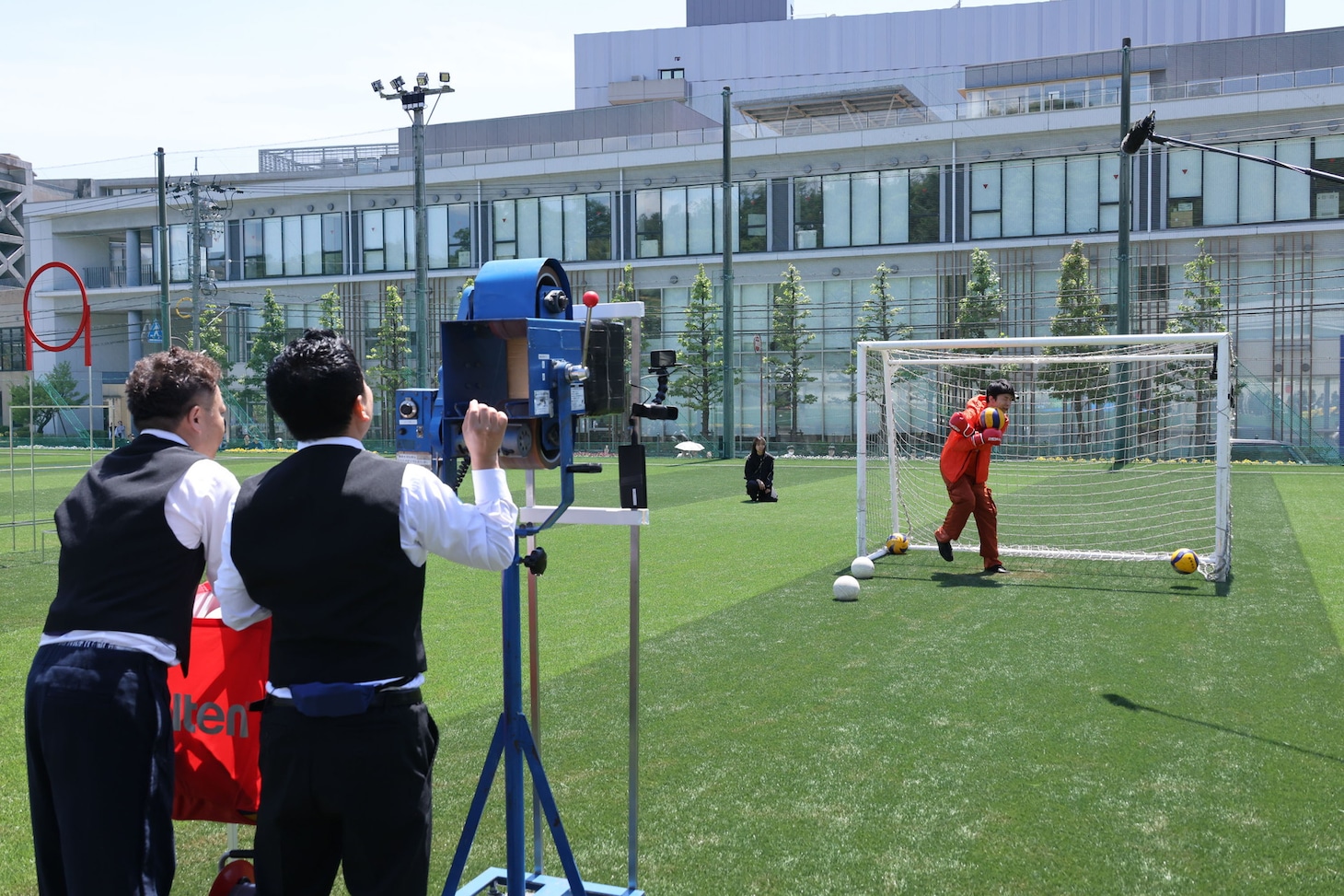「華大さんと千鳥くん 夏の金沢ロケ2時間SP」のワンシーン。(c)関西テレビ
