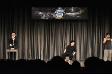 伝書鳩（写真提供：吉本興業）