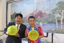 「岡村隆史の東京○○ガチ体験」に出演するナインティナイン岡村と、とこわか吾郎（左）。(c)BS朝日