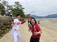 左からザ・ギース尾関、かが屋・賀屋。(c)日本テレビ