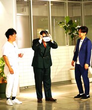 「ミルクボーイのノゾキミライ漫才4」のワンシーン。(c)関西テレビ