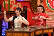 左から渋谷凪咲、かまいたち山内。(c)関西テレビ