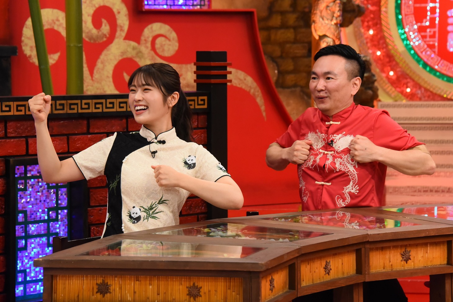 左から渋谷凪咲、かまいたち山内。(c)関西テレビ