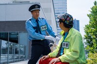 左からチョコレートプラネット長田、おいでやす小田。(c)日本テレビ