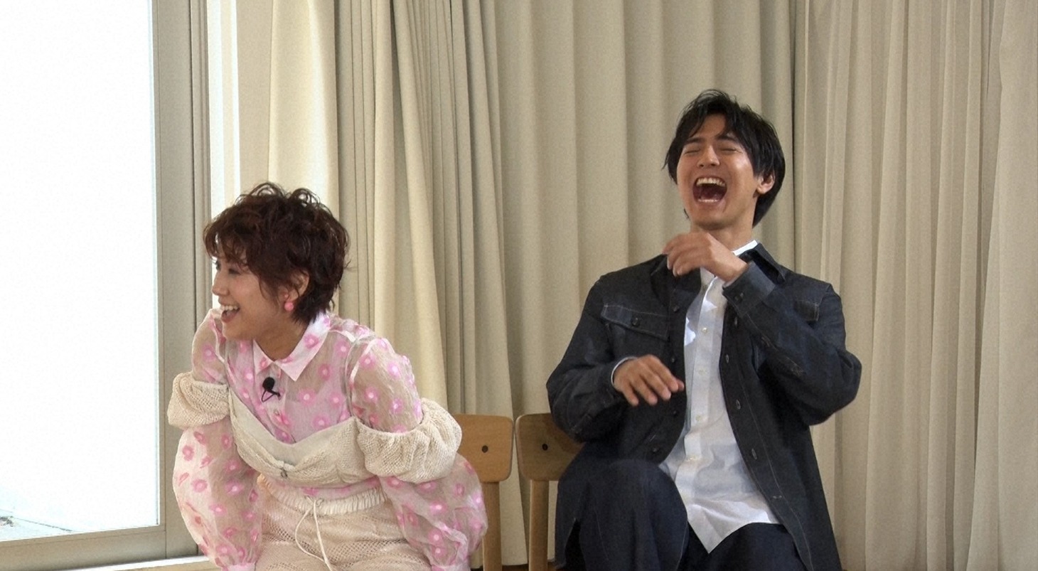 左からIMALU、片寄涼太。(c)読売テレビ