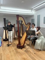 本番に向けて練習するザ・ギース高佐ら。難曲に挑んでいる。