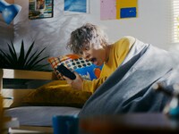 CM「神ジューデンガール」編のワンシーン。