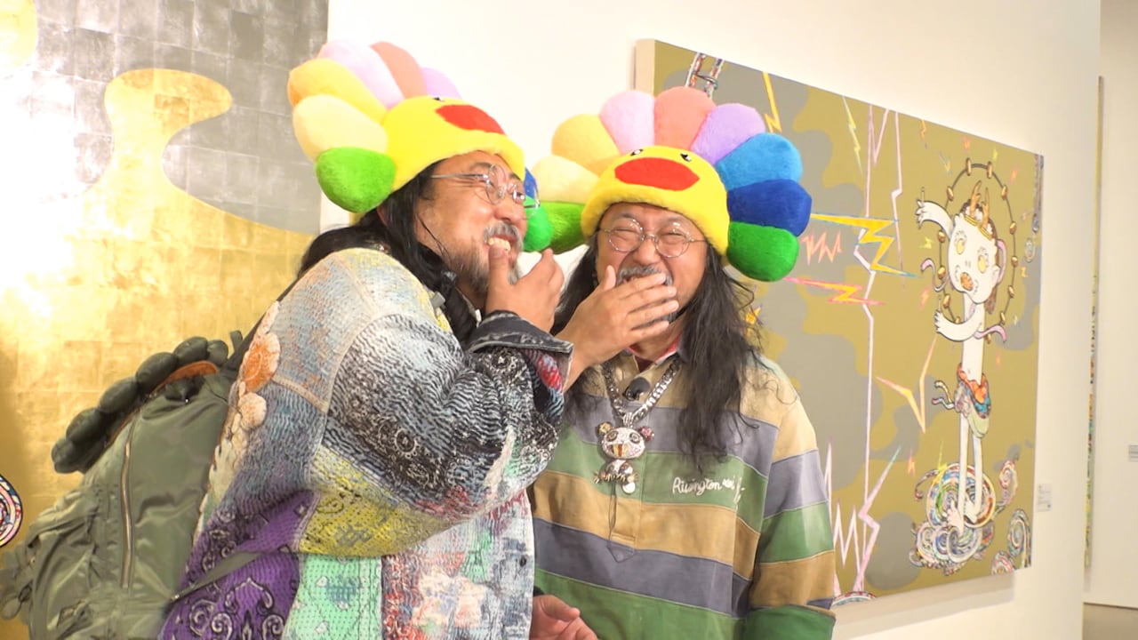 ロバート秋山（左）と村上隆（右）。(c)テレビ東京